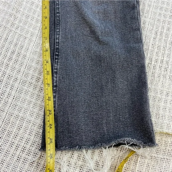 Zara Gray Cropped Flare Jeans High Rise Raw Hem Stretch Size 8 Distressed Womens - Picture 6 of 15
